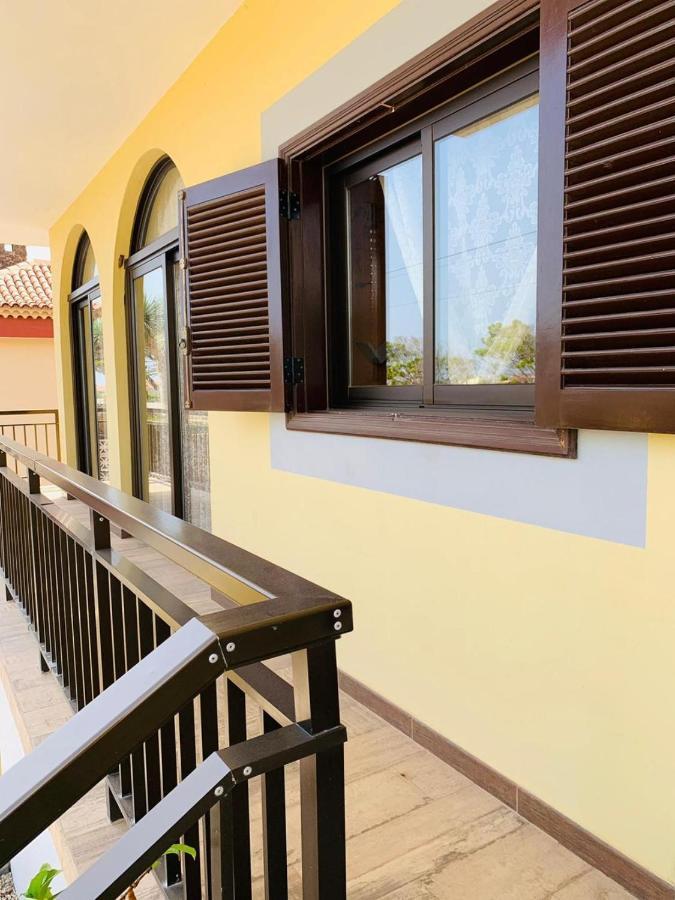 Vivienda Vacacional Tinizara Arona  Exteriör bild